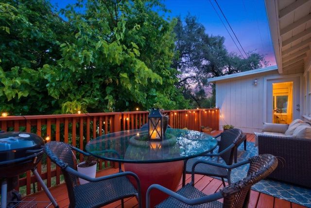515 Hilltop Dr, Auburn, CA 95603