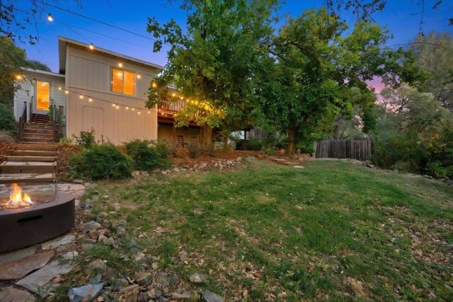 515 Hilltop Dr, Auburn, CA 95603