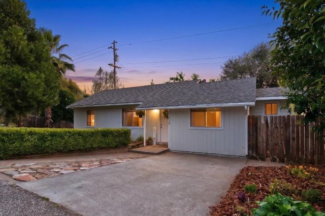 515 Hilltop Dr, Auburn, CA 95603