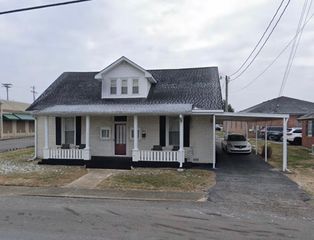 305 College St, Lafayette, TN 37083