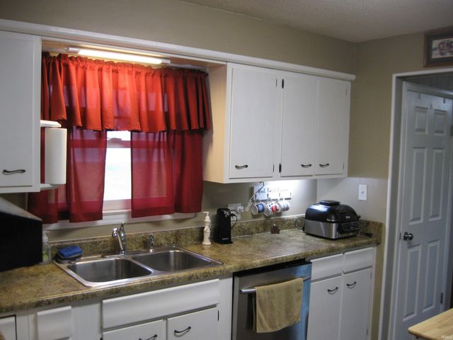 2190 E 350 N. Road, Bluffton, IN 46714
