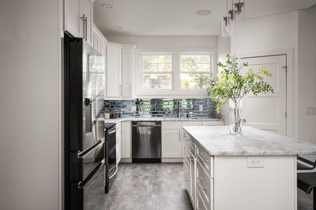 102 Riverwood Dr, Hendersonville, TN 37075