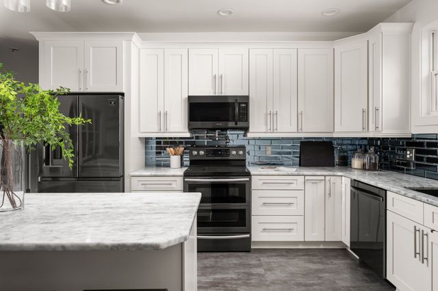102 Riverwood Dr, Hendersonville, TN 37075
