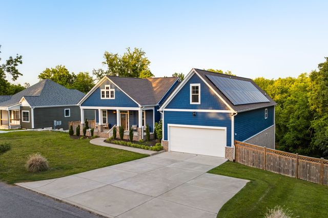 102 Riverwood Dr, Hendersonville, TN 37075