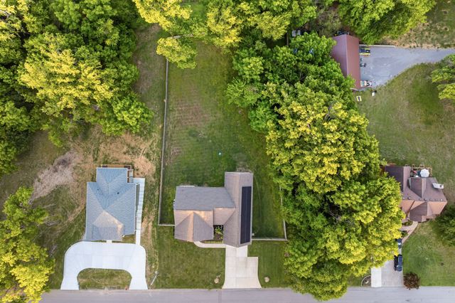 102 Riverwood Dr, Hendersonville, TN 37075