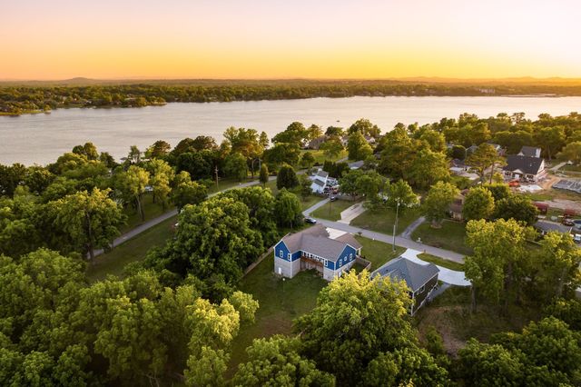 102 Riverwood Dr, Hendersonville, TN 37075