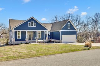 102 Riverwood Dr, Hendersonville, TN 37075