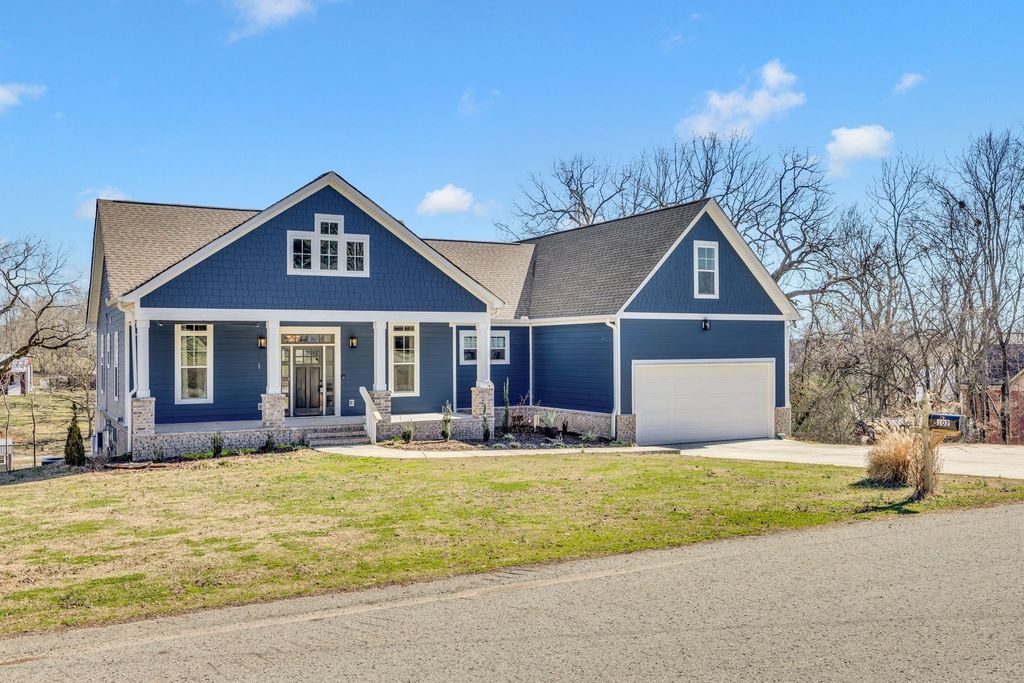 102 Riverwood Dr, Hendersonville, TN 37075
