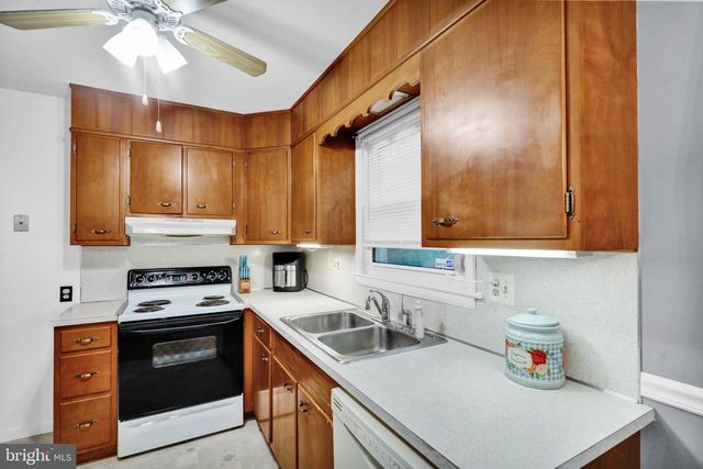 38 CEDARWOOD RD, Reading, PA 19610