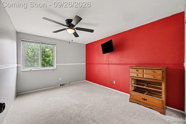 6101 Barker Drive, Waterford, MI 48329