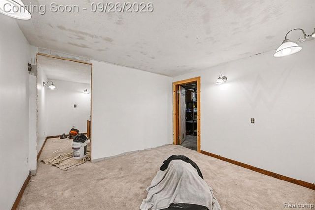 6101 Barker Drive, Waterford, MI 48329