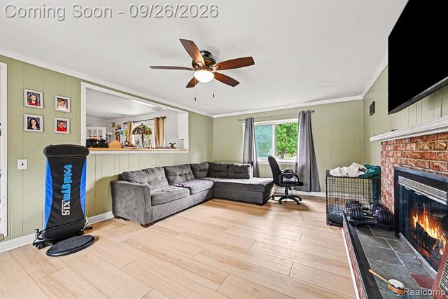 6101 Barker Drive, Waterford, MI 48329