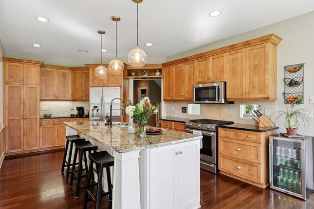 8465 Kelzer Pond Drive, Victoria, MN 55386