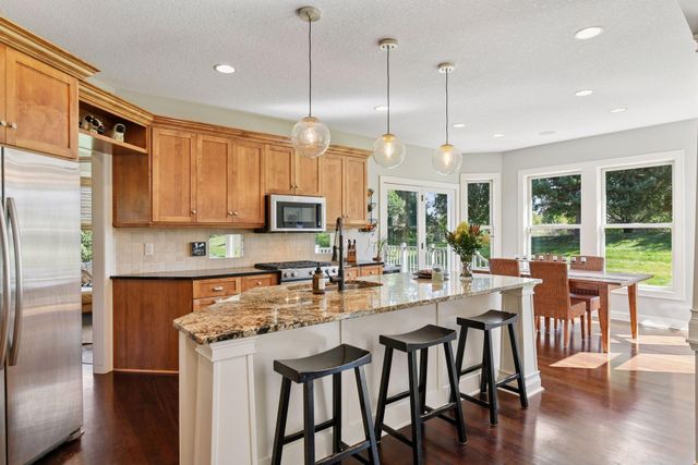 8465 Kelzer Pond Drive, Victoria, MN 55386