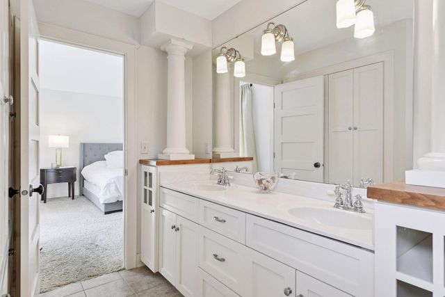 8465 Kelzer Pond Drive, Victoria, MN 55386