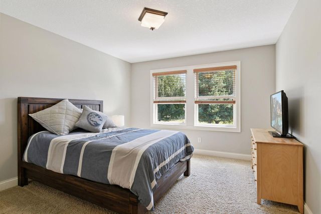 8465 Kelzer Pond Drive, Victoria, MN 55386