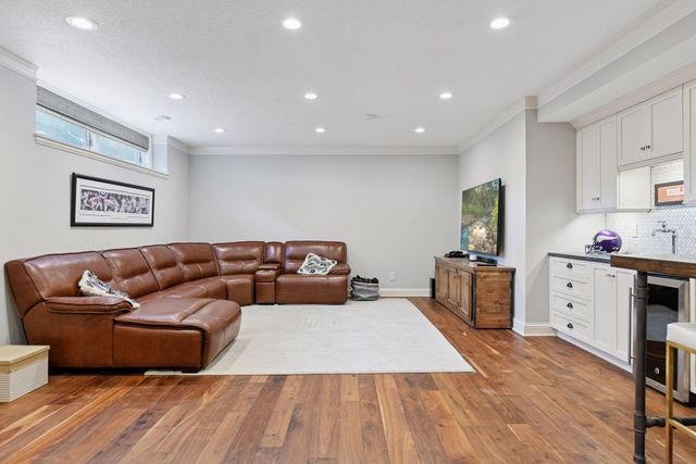 8465 Kelzer Pond Drive, Victoria, MN 55386
