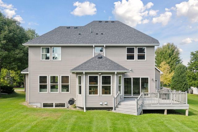 8465 Kelzer Pond Drive, Victoria, MN 55386