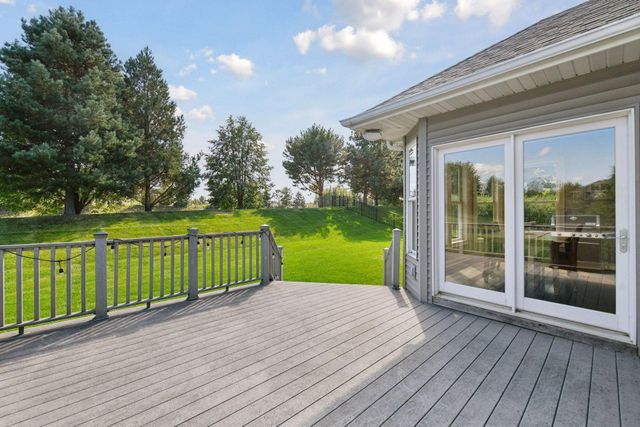 8465 Kelzer Pond Drive, Victoria, MN 55386