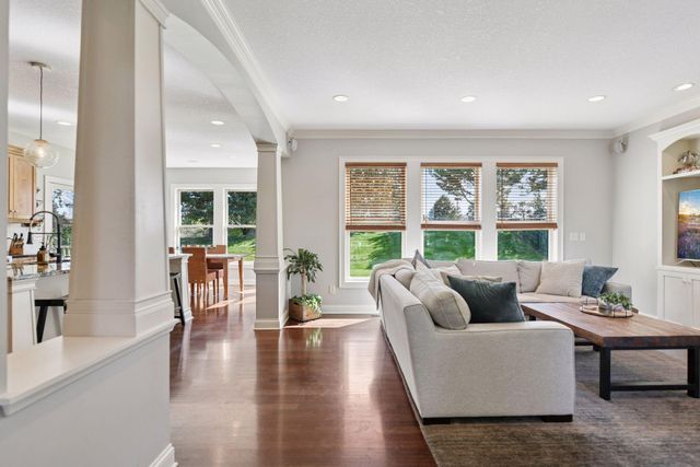 8465 Kelzer Pond Drive, Victoria, MN 55386
