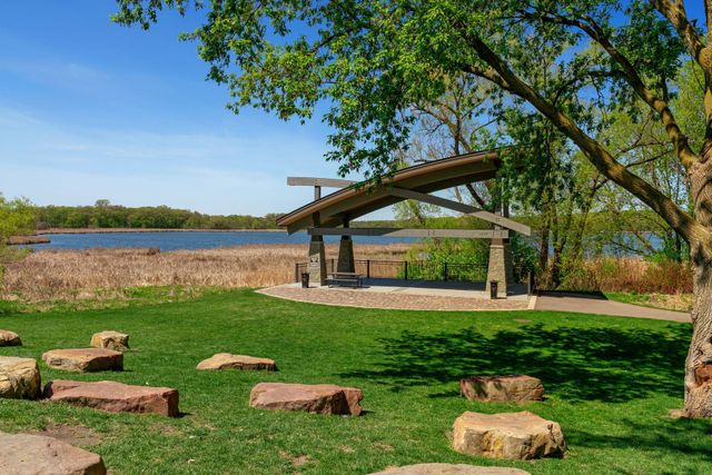 8465 Kelzer Pond Drive, Victoria, MN 55386