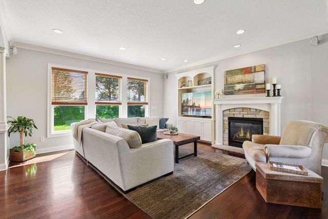 8465 Kelzer Pond Drive, Victoria, MN 55386