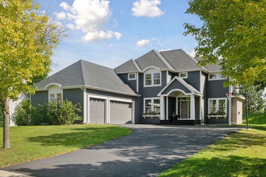 8465 Kelzer Pond Drive, Victoria, MN 55386
