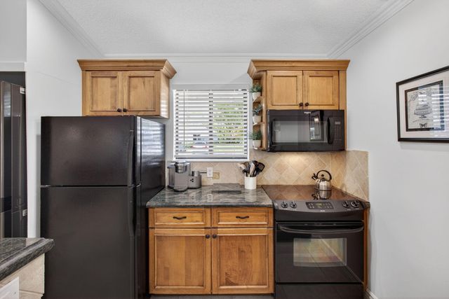 119 Club Drive, Palm Beach Gardens, FL 33418