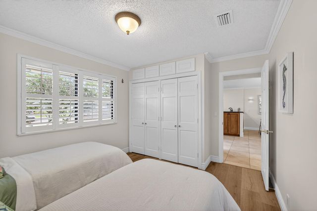 119 Club Drive, Palm Beach Gardens, FL 33418
