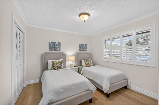 119 Club Drive, Palm Beach Gardens, FL 33418