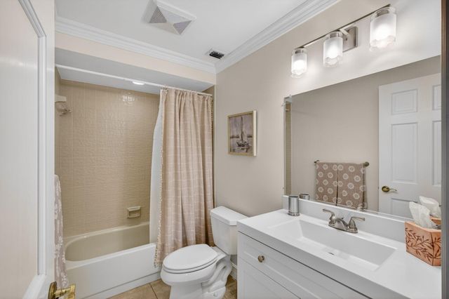 119 Club Drive, Palm Beach Gardens, FL 33418
