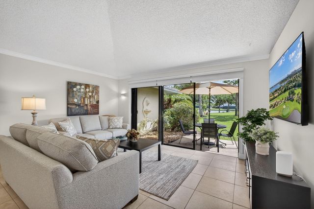 119 Club Drive, Palm Beach Gardens, FL 33418