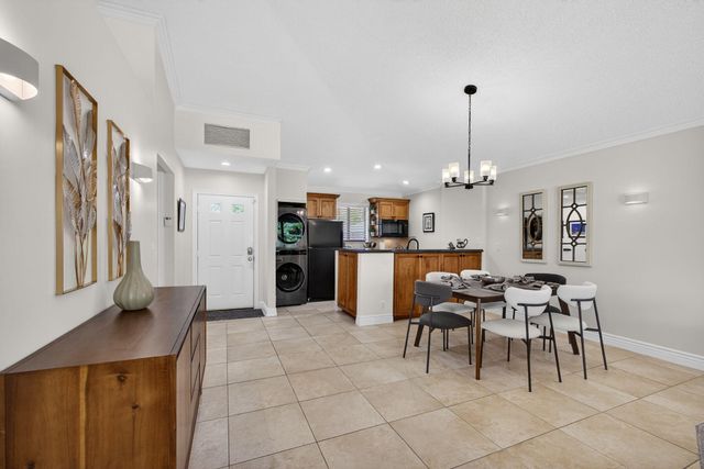 119 Club Drive, Palm Beach Gardens, FL 33418