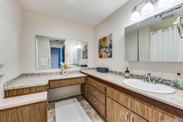 7711 Callaghan Rd Apt 905, San Antonio, TX 78229