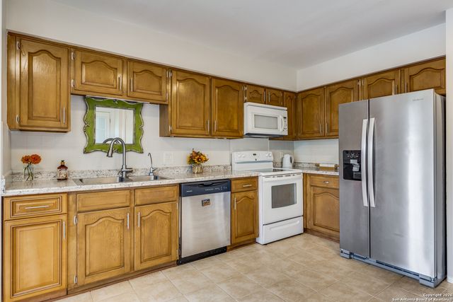 7711 Callaghan Rd Apt 905, San Antonio, TX 78229