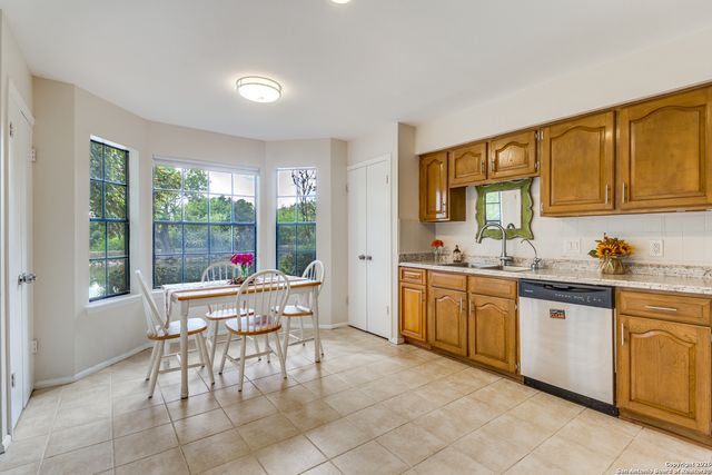 7711 Callaghan Rd Apt 905, San Antonio, TX 78229