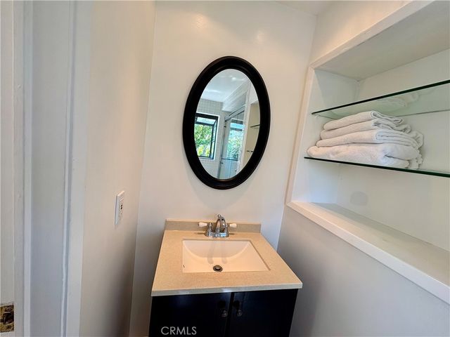 1033 Eastman Way, Laguna Beach, CA 92651