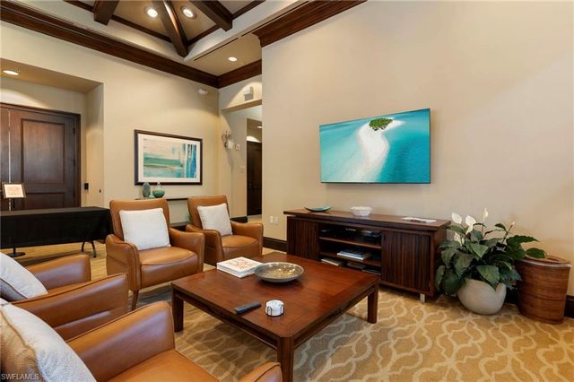 2433 Ravenna BLVD 202, Naples, FL 34109