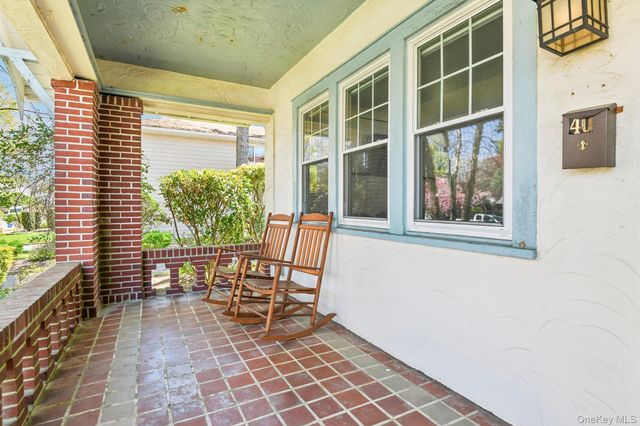 40 Hollywood Court, Rockville Centre, NY 11570