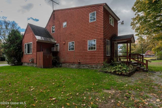 711 Saratoga Road, Wilton, NY 12831