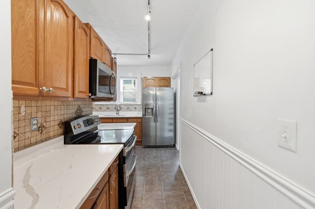 14 Saint Elmo Road, Worcester, MA 01602