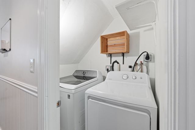 14 Saint Elmo Road, Worcester, MA 01602