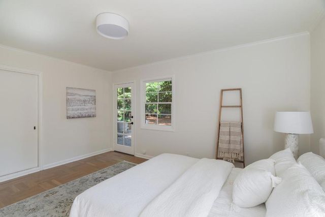 1581 Dana Avenue, Palo Alto, CA 94303