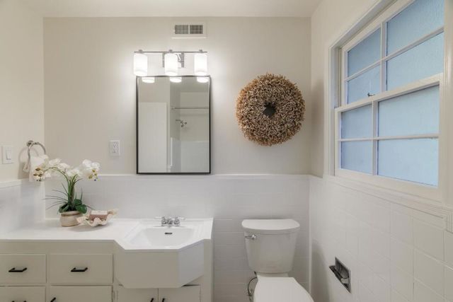 1581 Dana Avenue, Palo Alto, CA 94303