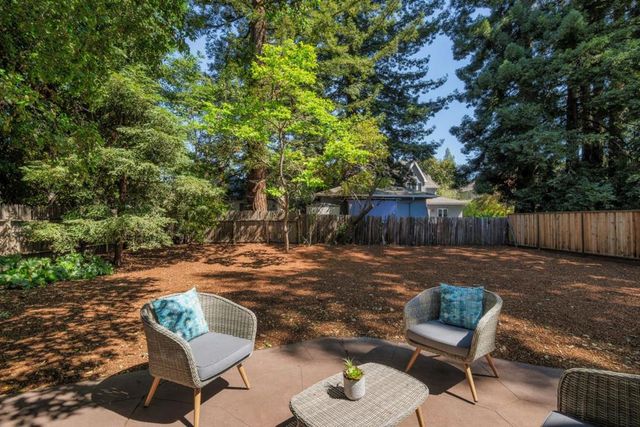 1581 Dana Avenue, Palo Alto, CA 94303