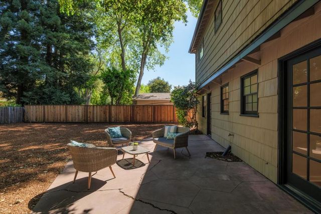 1581 Dana Avenue, Palo Alto, CA 94303