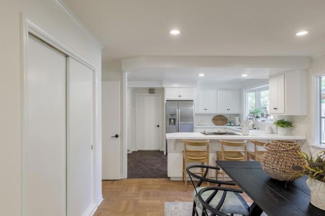 1581 Dana Avenue, Palo Alto, CA 94303