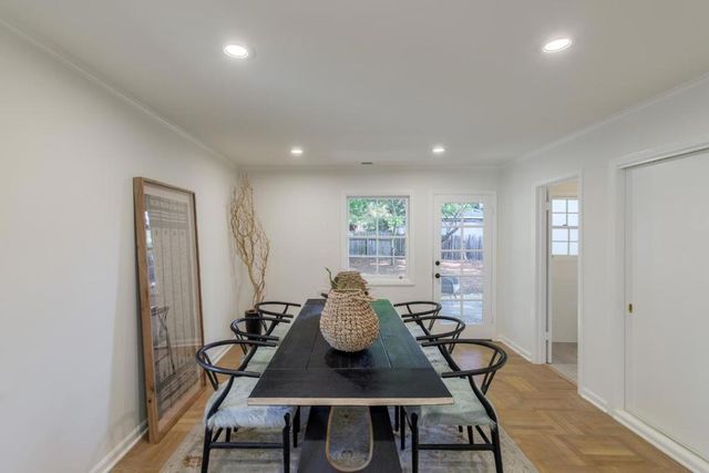 1581 Dana Avenue, Palo Alto, CA 94303