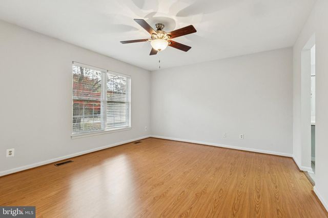 4 CHESTNUT LN, Stafford, VA 22556