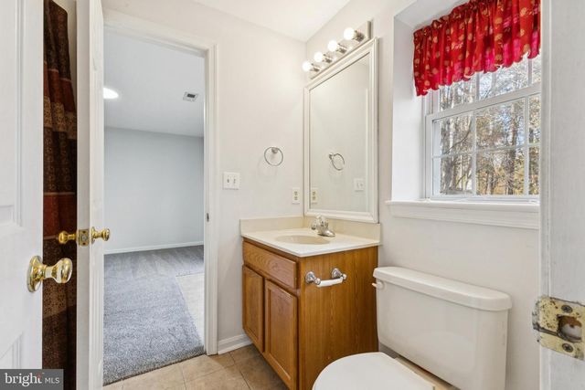 4 CHESTNUT LN, Stafford, VA 22556